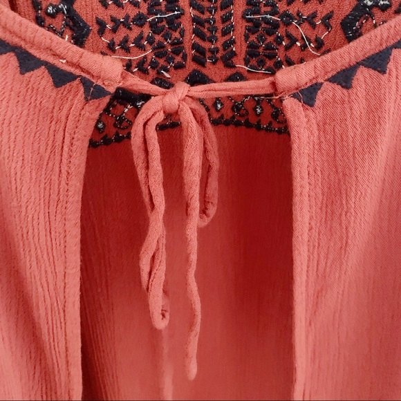 Open-Back Orange and Black Embroidered Tank Top - Picture 6 of 6